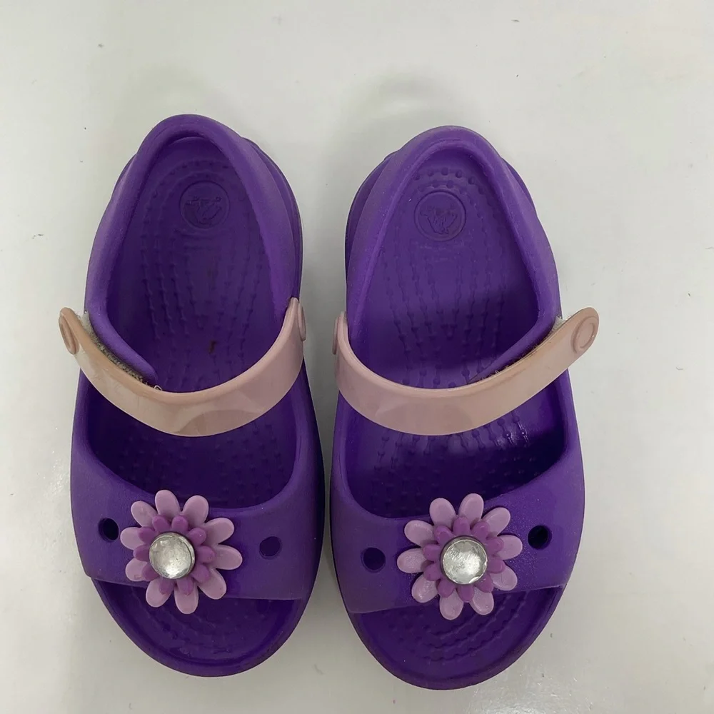 CROCS Purple Open Toe Petal Charm Sling Back Sandal size 6